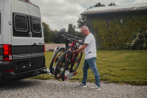 Porte-vélos pliable pour 3 vélos sur attelage de remorque